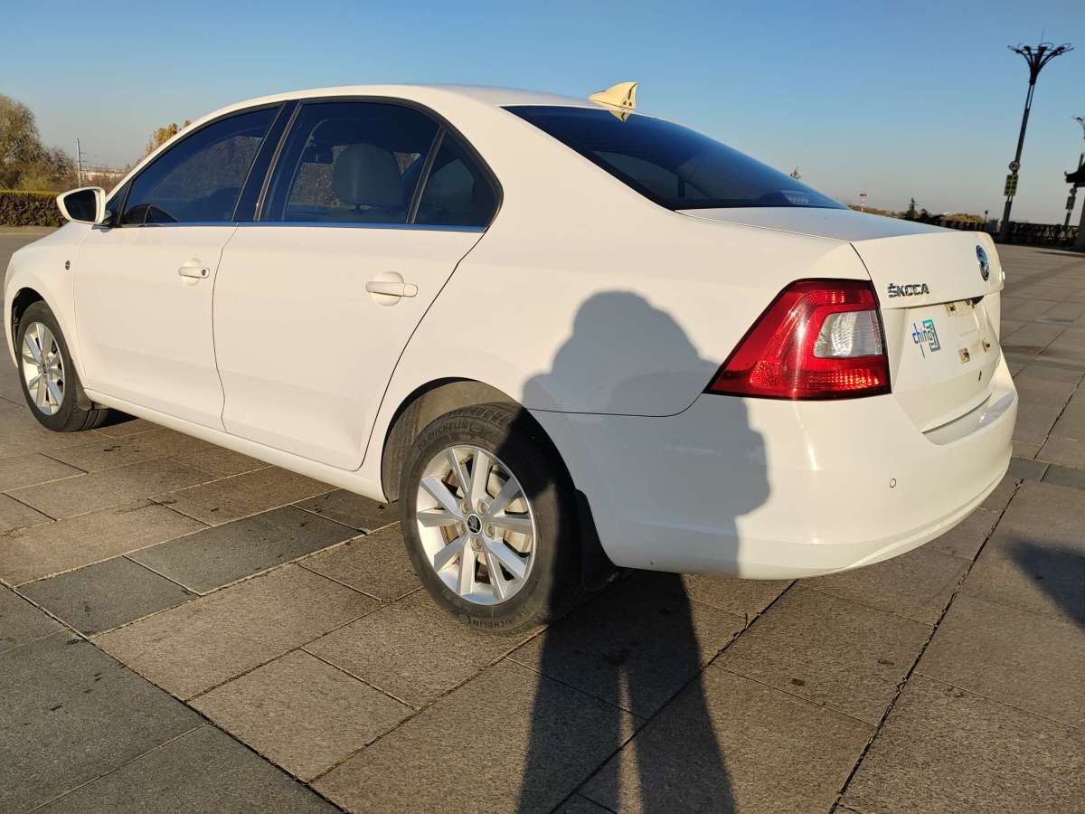 Skoda Rapid 2016 immagine di auto #9