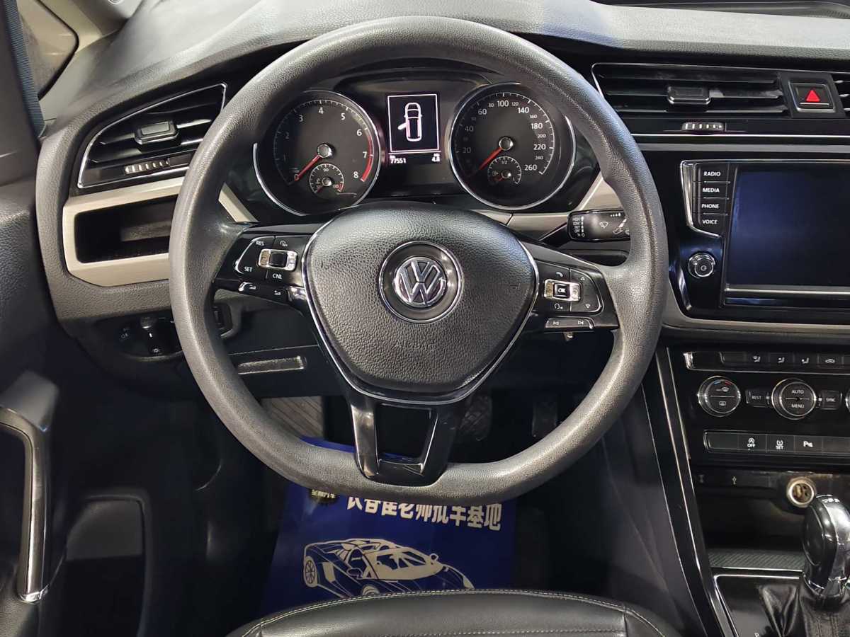 Volkswagen Touran 2017 #9 Volkswagen Touran 2017 car image #9