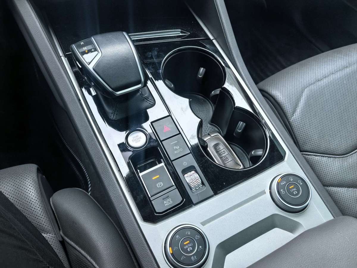 Volkswagen Touareg 2022 #9 Volkswagen Touareg 2022 car image #9