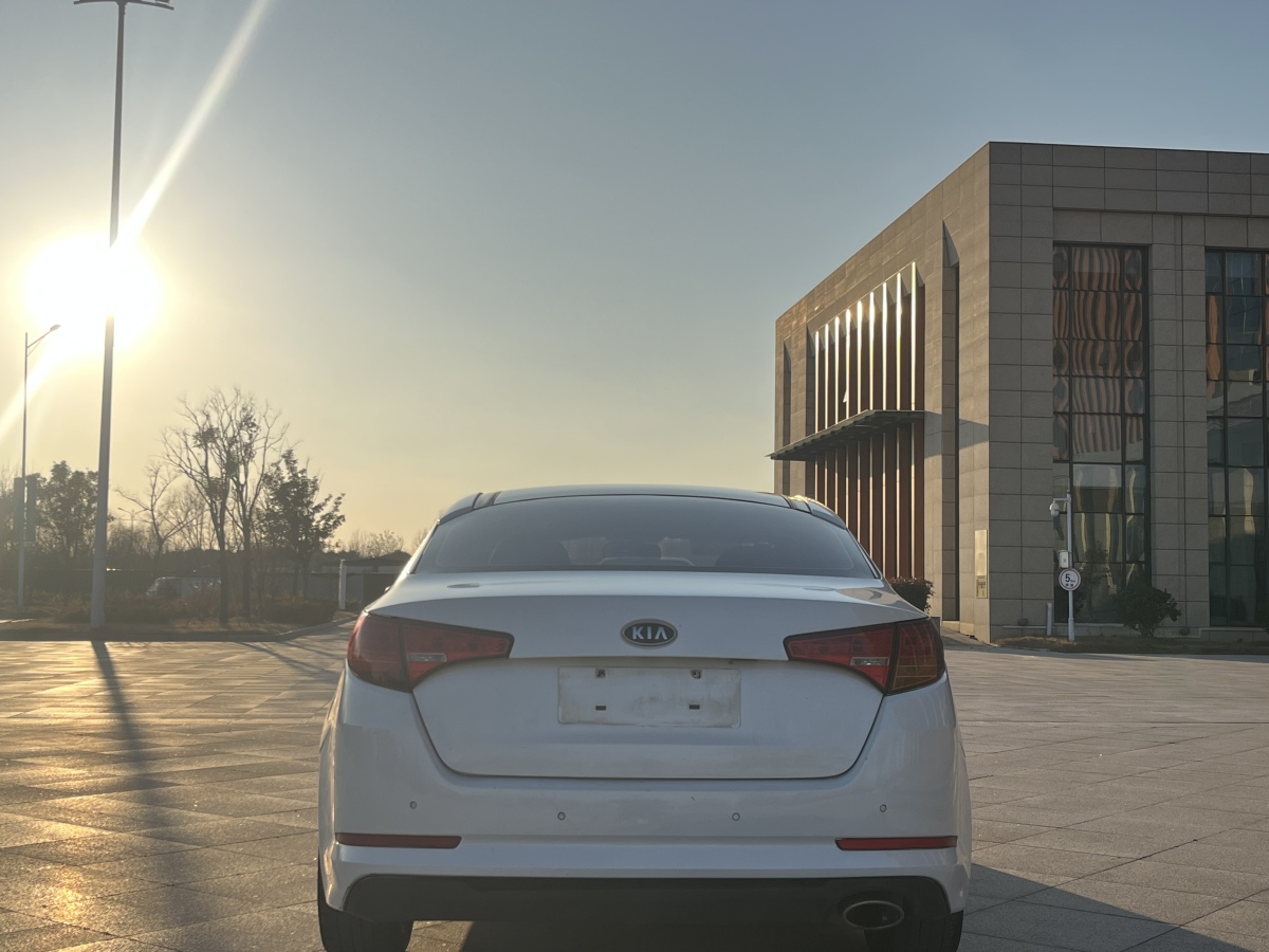 Kia 2012 car image #9