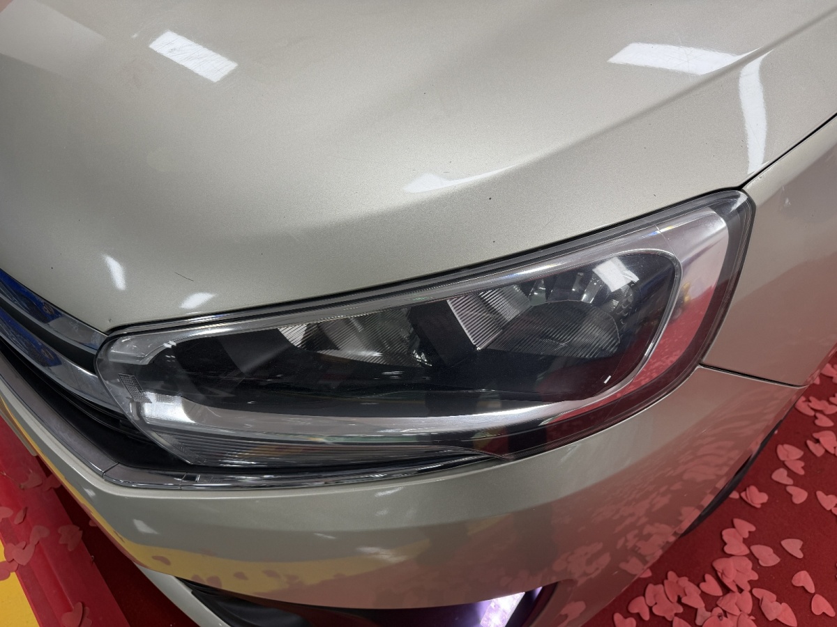 Citroen C4 C-Quatre 2018 car image #9