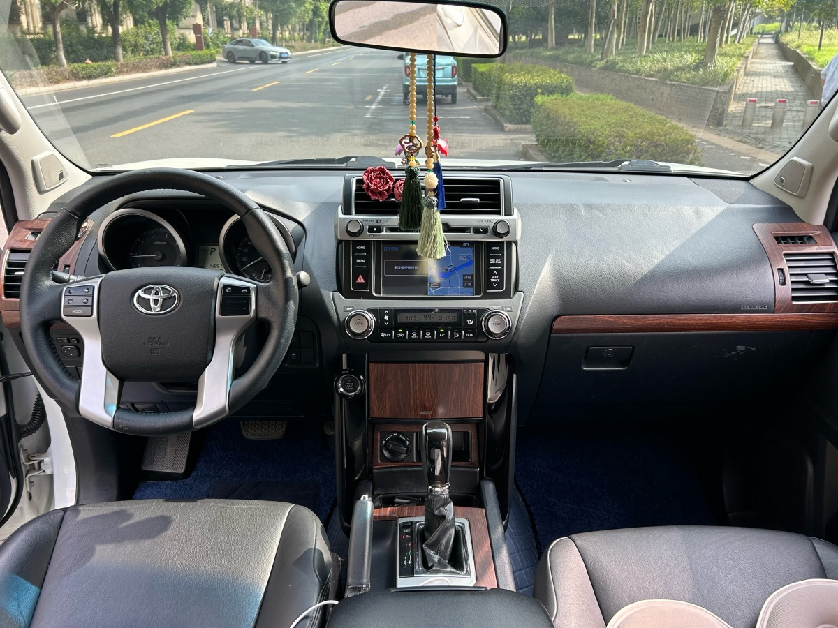 Toyota Land Cruiser Prado 2017 car image #9