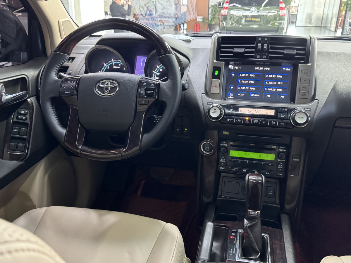 Toyota 2013 #9 Toyota 2013 car image #9