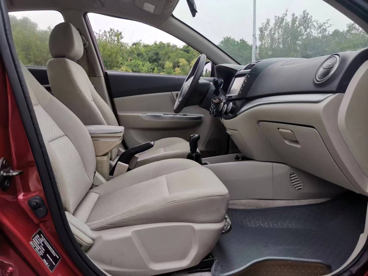 Changan Alsvin V5 2013 car image #9