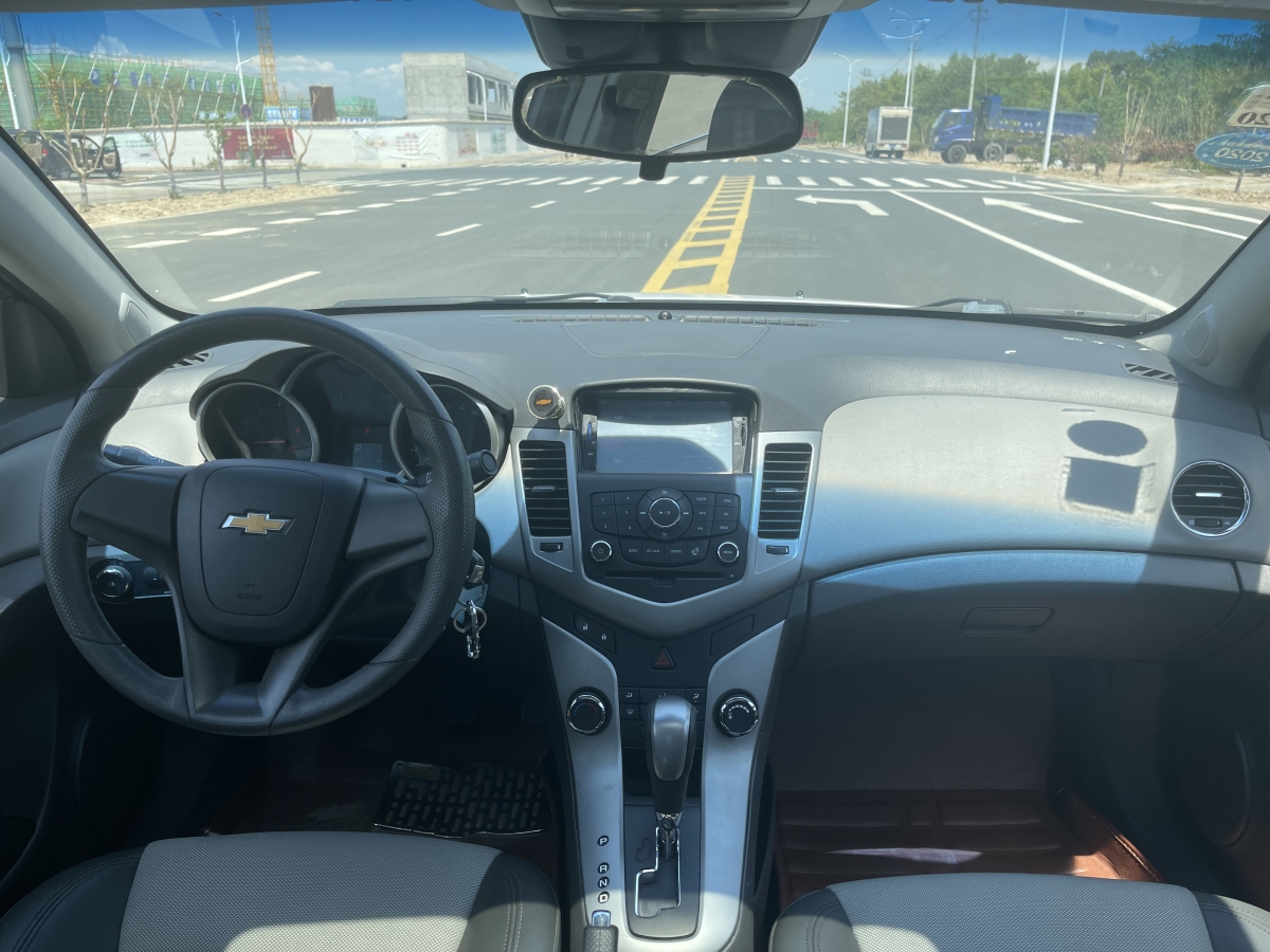 Chevrolet Cruze 2013 immagine di auto #9