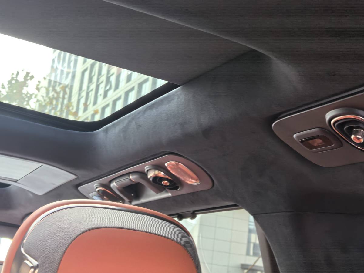 Lynk & Co 900 2025 car image #9