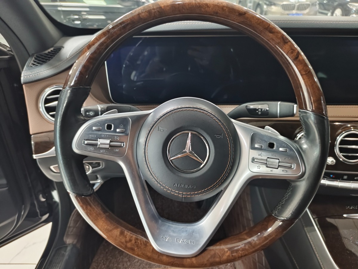 Mercedes-Benz 2018 car image #9