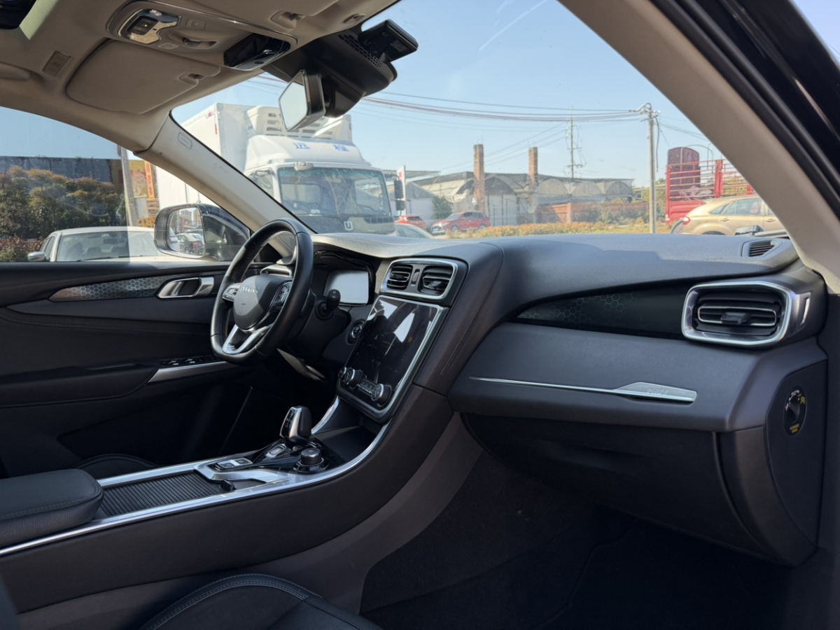 Lynk & Co 01 EM-P 2018 car image #9