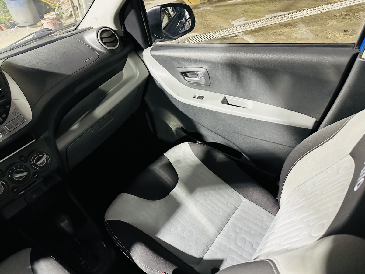 Suzuki Alto 2012 car image #9