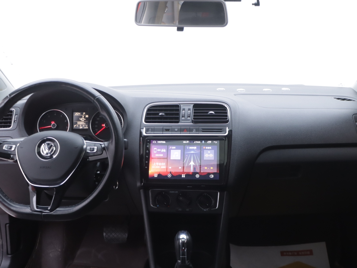 Volkswagen Polo 2018 car image #9