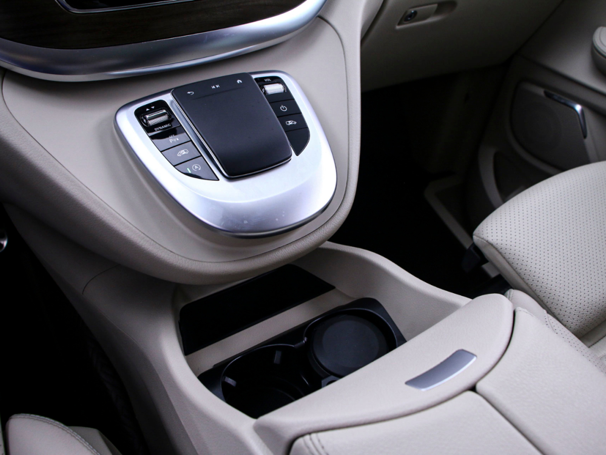 Mercedes-Benz V Class 2023 #9 Mercedes-Benz V Class 2023 immagine di auto #9