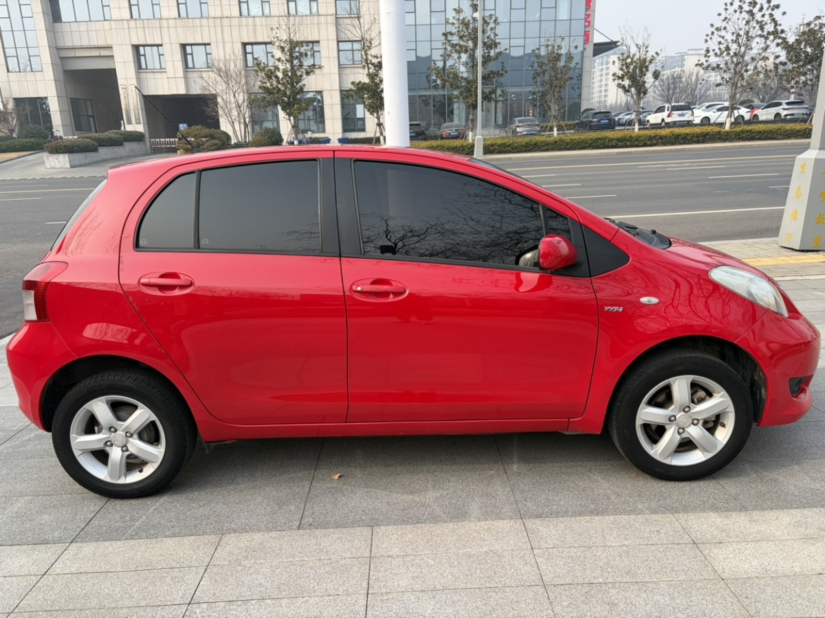 Toyota Yaris 2012 imagen de coche #9