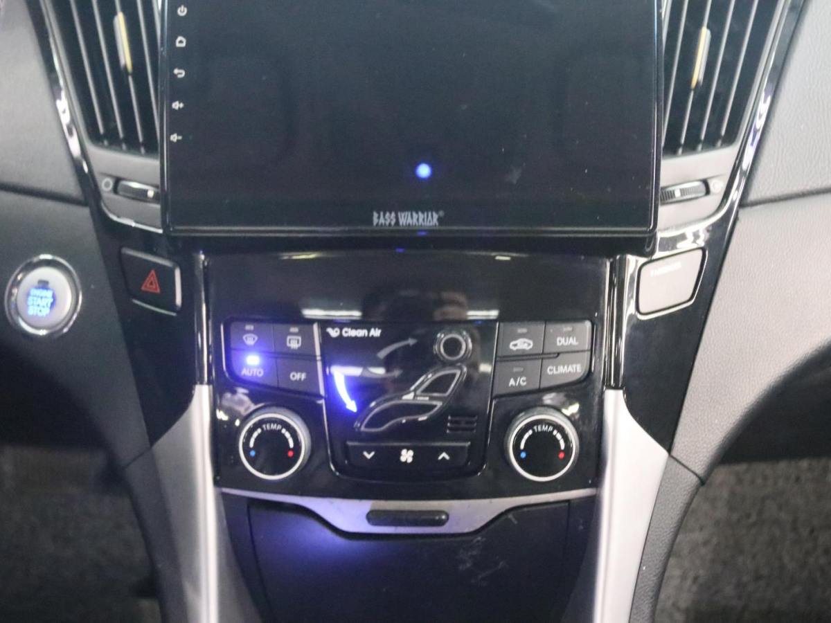 Hyundai Sonata 2013 car image #9