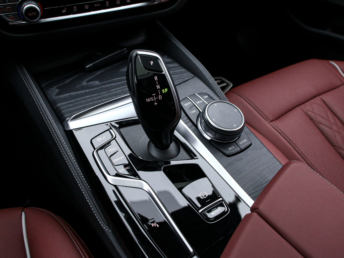 BMW 5 Series 2023 #9 BMW 5 Series 2023 car image #9