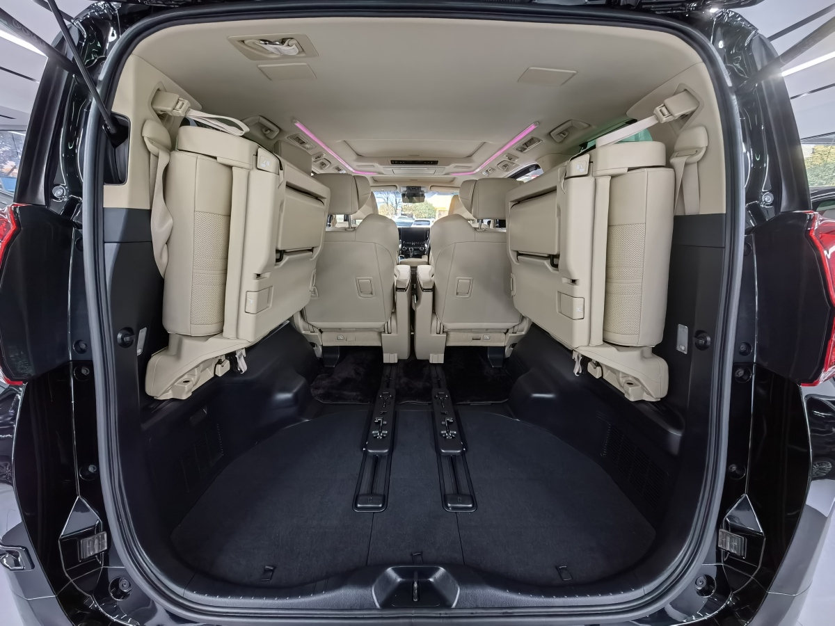 Toyota Alphard 2023 #9 Toyota Alphard 2023 изображение автомобиля #9