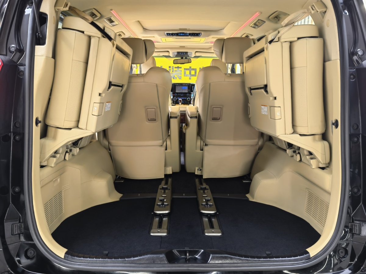 Toyota Alphard 2018 car image #9