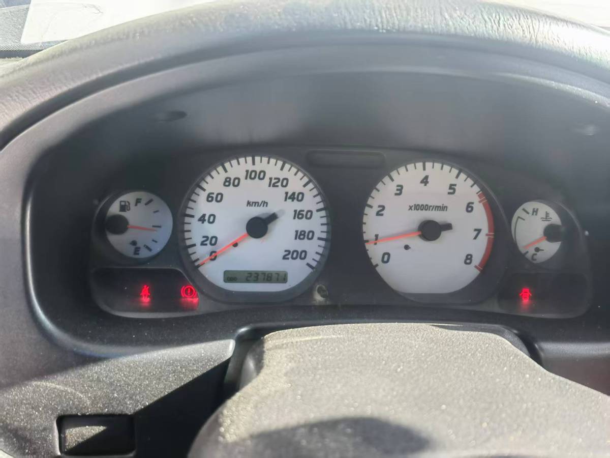 日产 日产帕拉丁 2006 汽车图片 #9