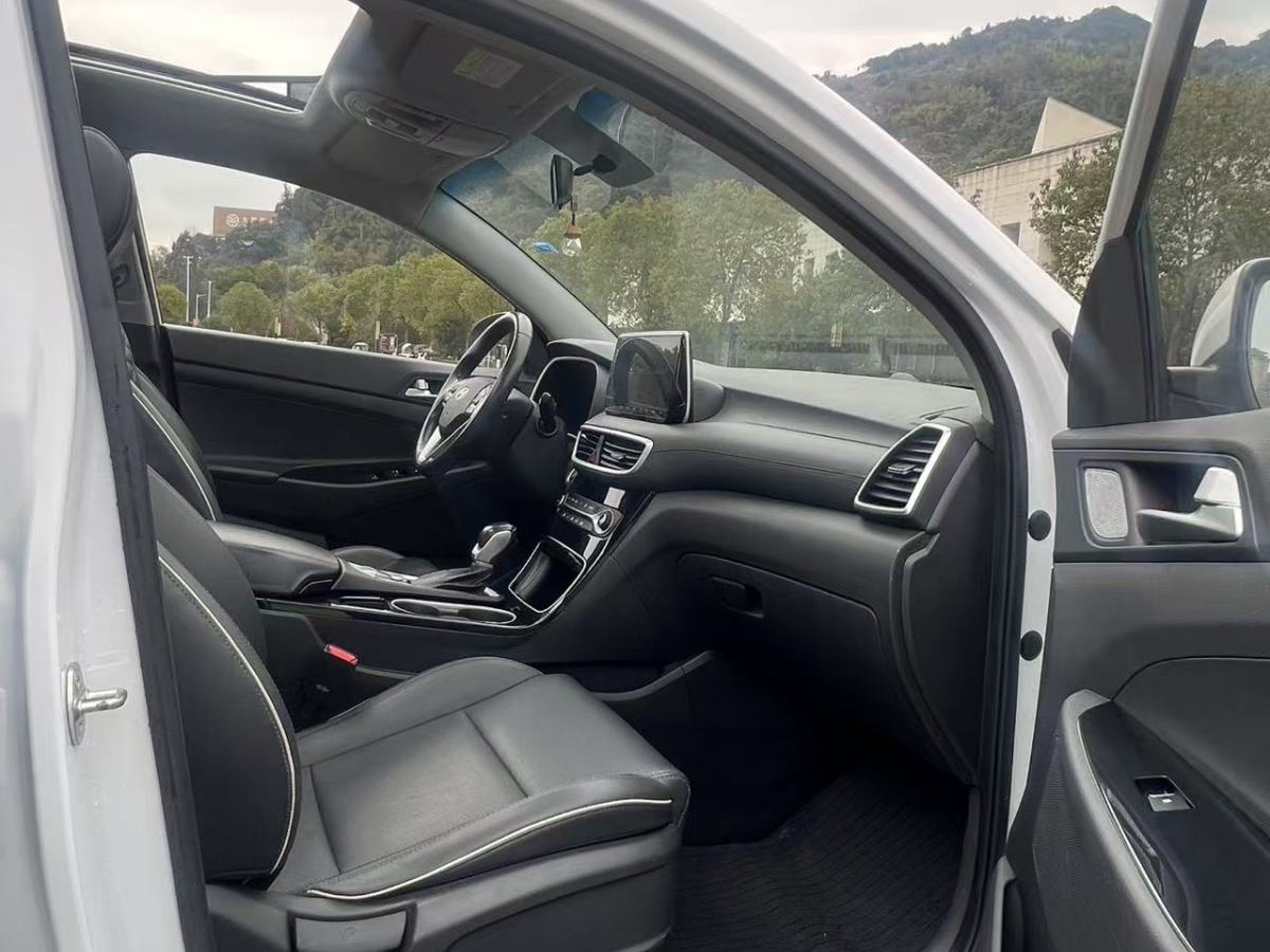 Hyundai Tucson 2020 car image #9