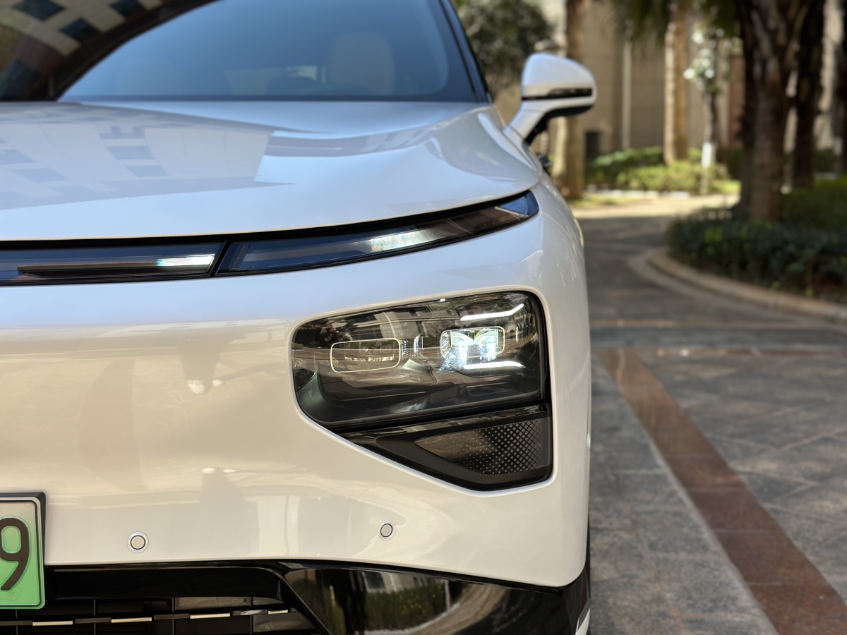 Xpeng G9 2025 imagem de carro #9