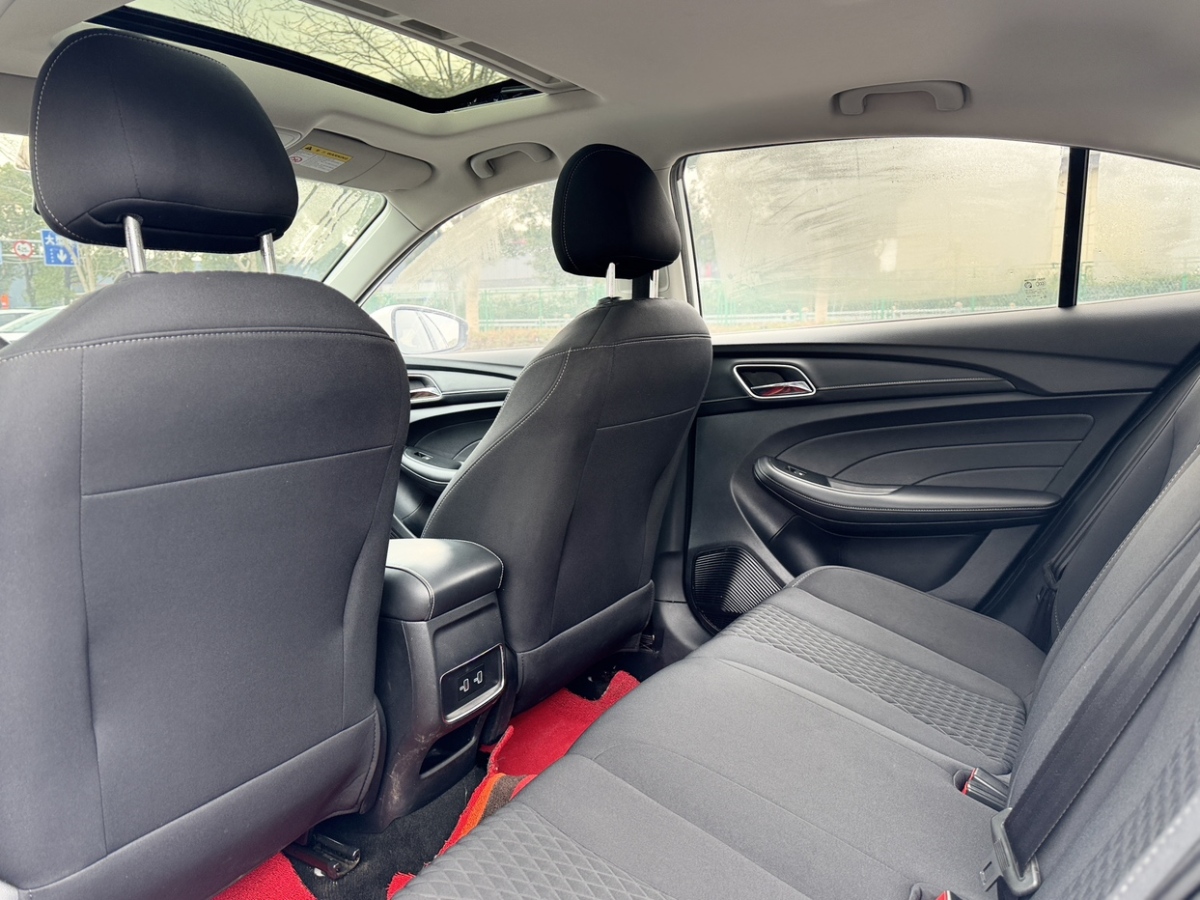 Roewe i5 2019 #9 Roewe i5 2019 car image #9