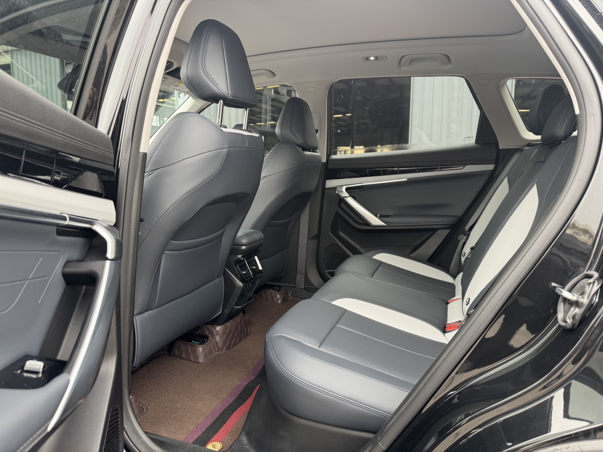GEELY Boyue L 2024 car image #9