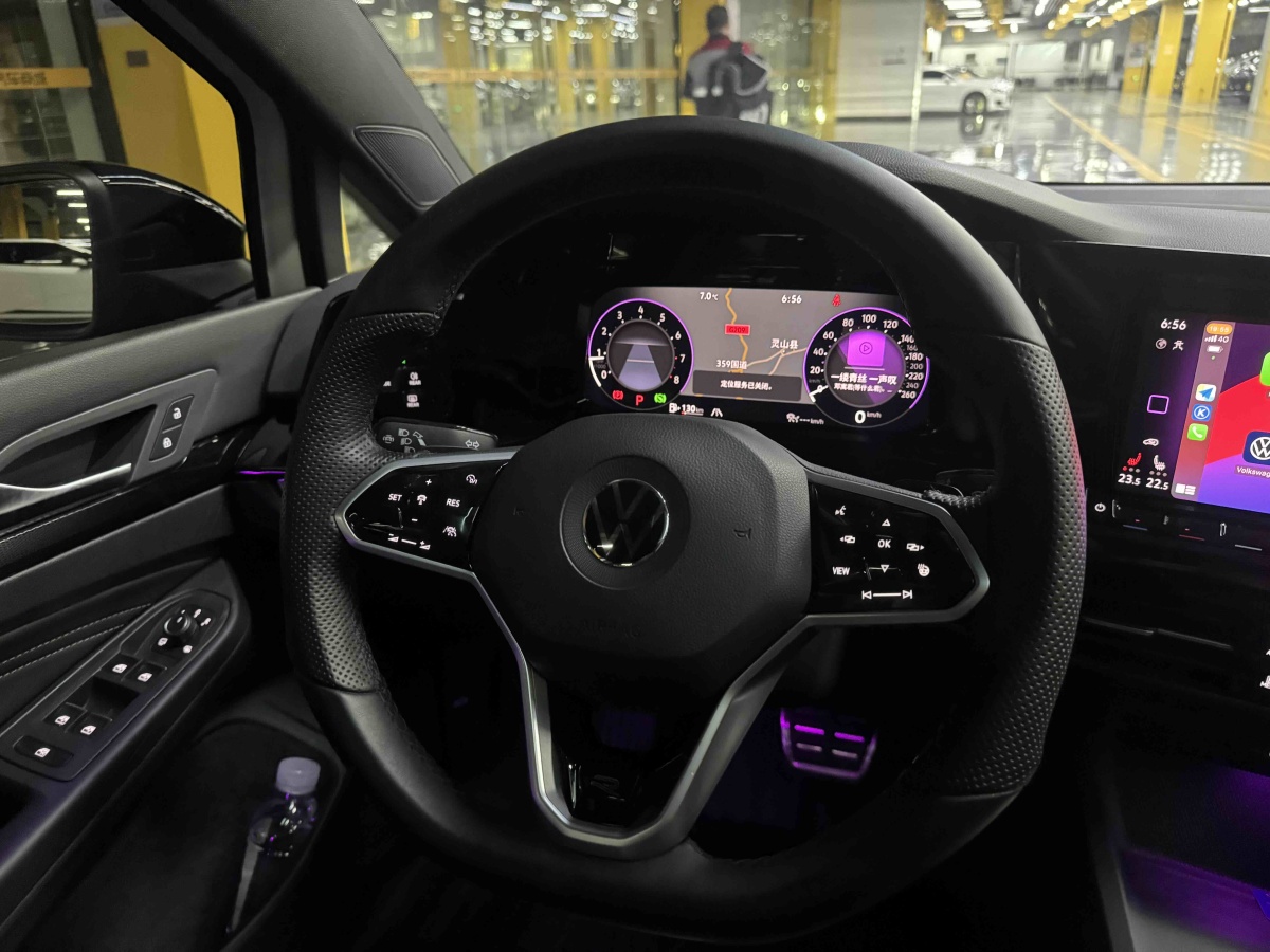 Volkswagen Golf 2025 car image #9