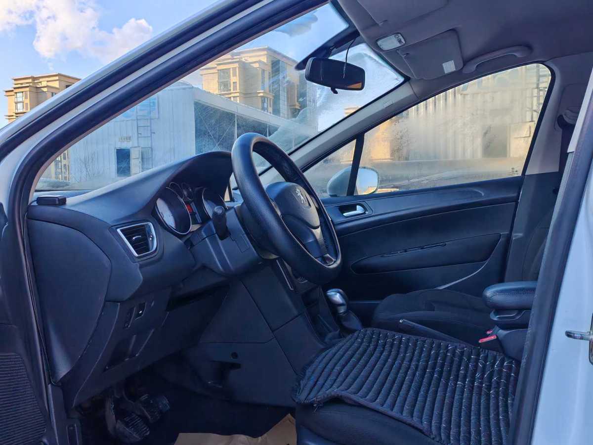 Peugeot 308 2015 car image #9