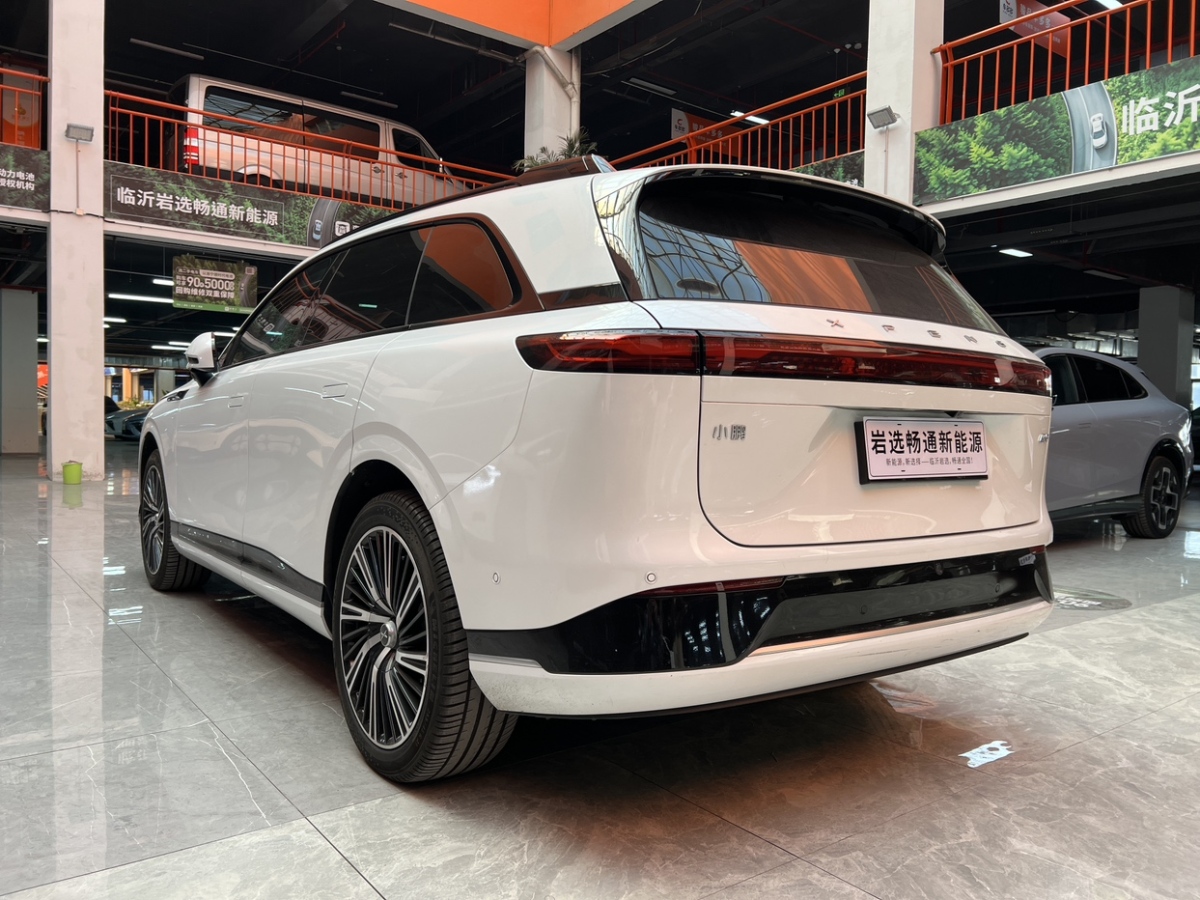 Xpeng G9 2023 immagine di auto #9