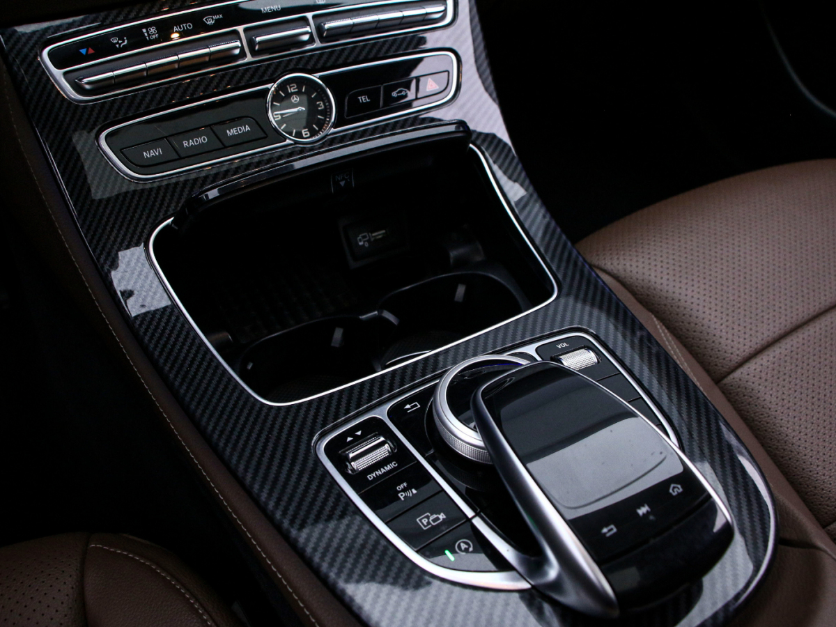 Mercedes-Benz E Class 2017 изображение автомобиля #9