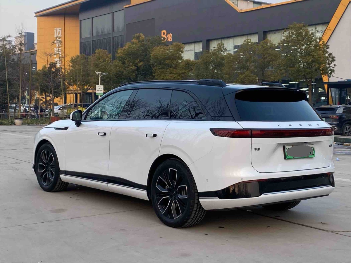 Xpeng G9 2025 immagine di auto #9