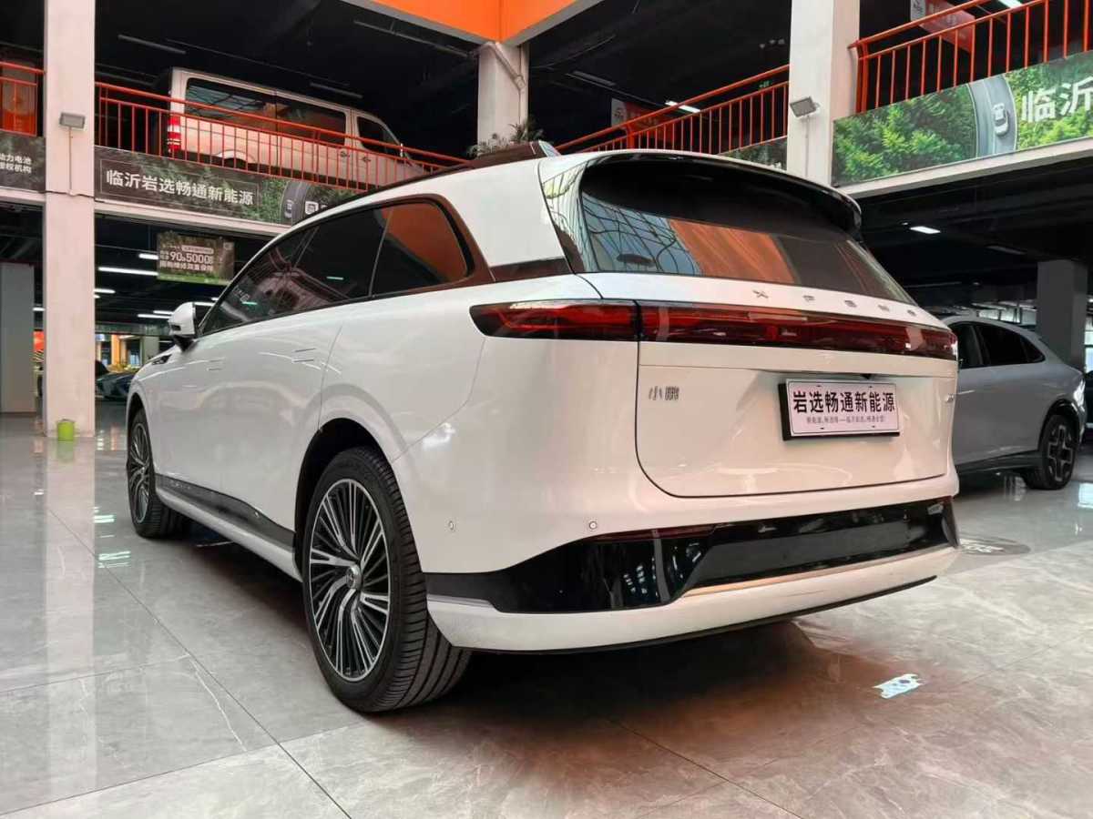 Xpeng G9 2023 immagine di auto #9