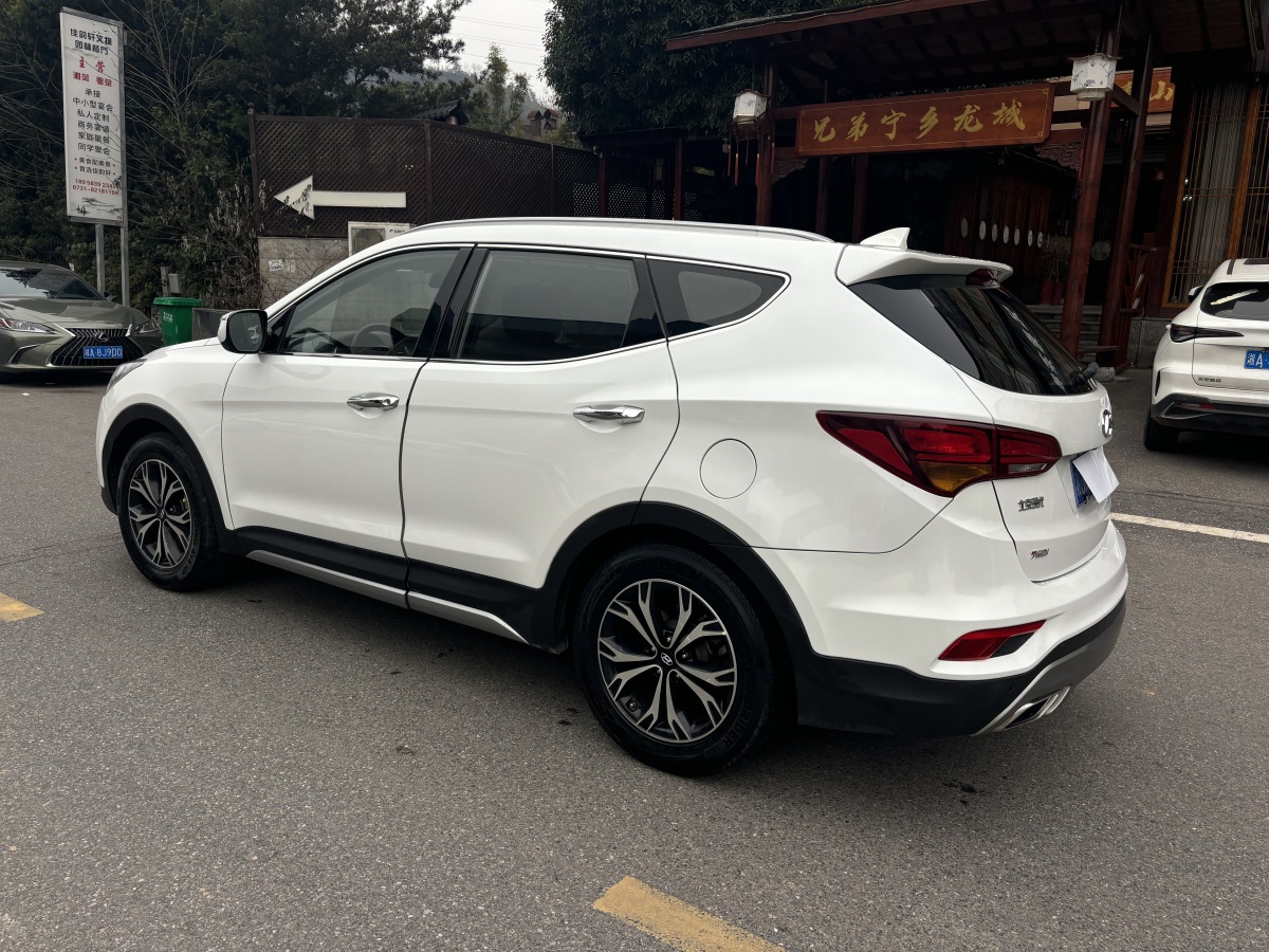 Hyundai Santa Fe 2018 #9 Hyundai Santa Fe 2018 car image #9