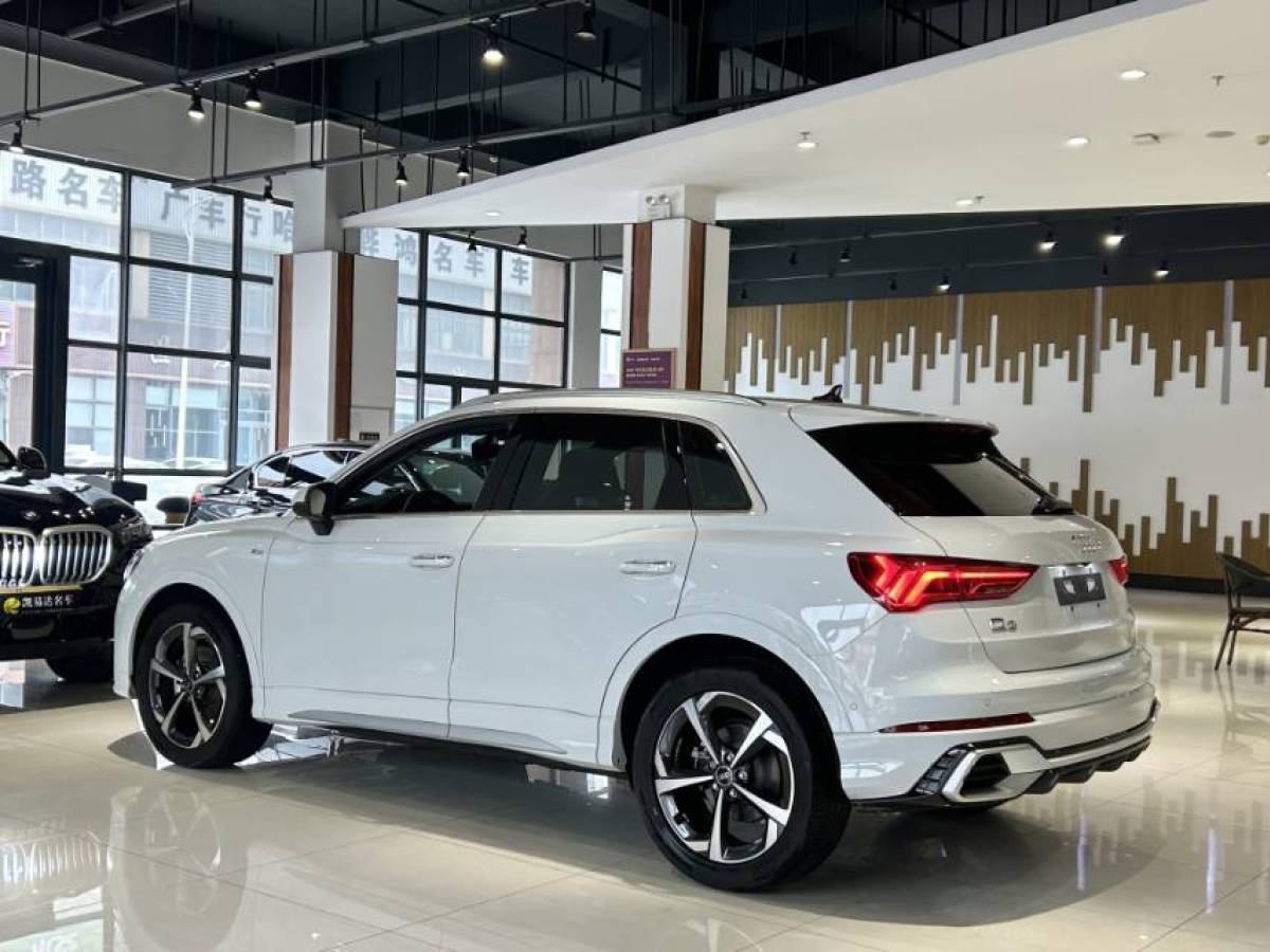 Audi Q3 2024 صورة سيارة #9