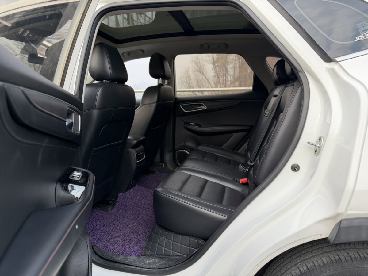 MG HS 2019 car image #9