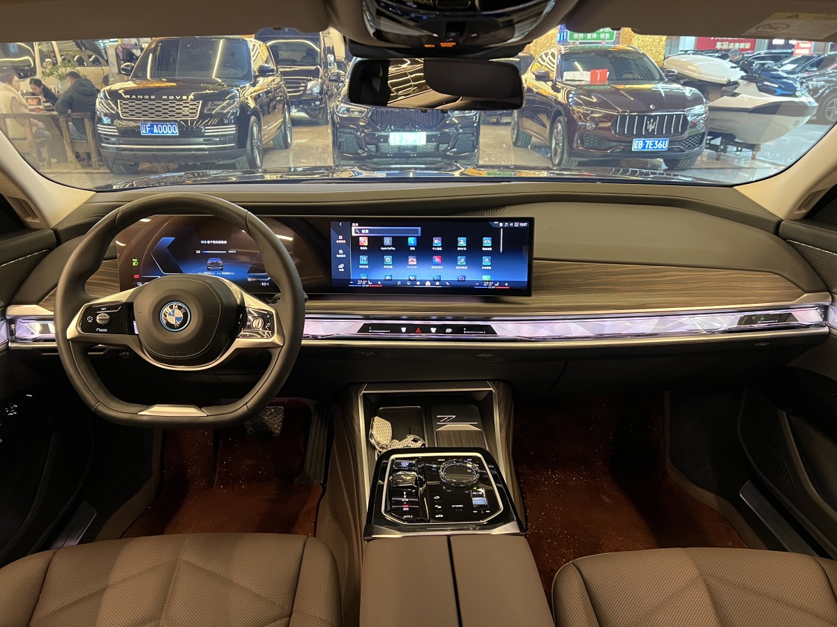 BMW i7 2023 imagen de coche #9