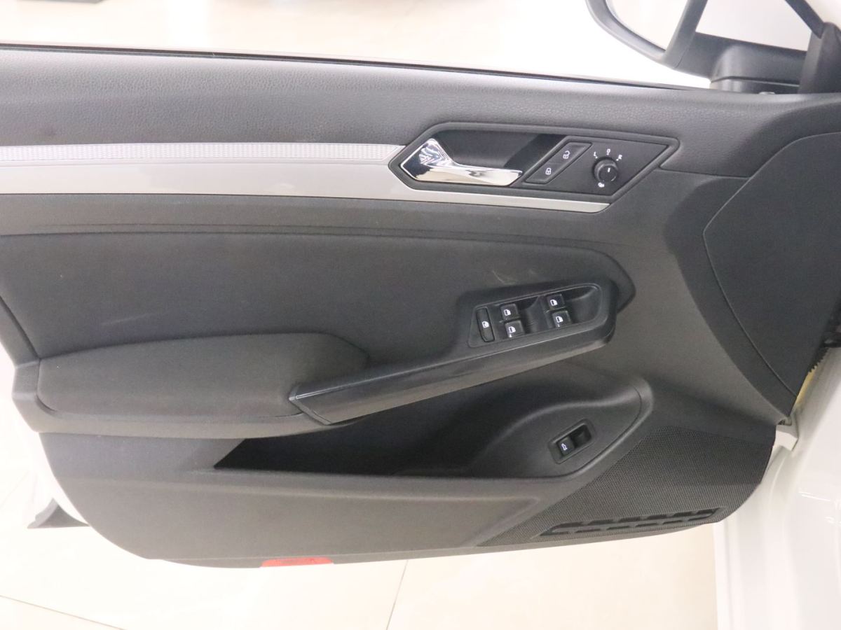 Volkswagen Lamando 2017 immagine di auto #9