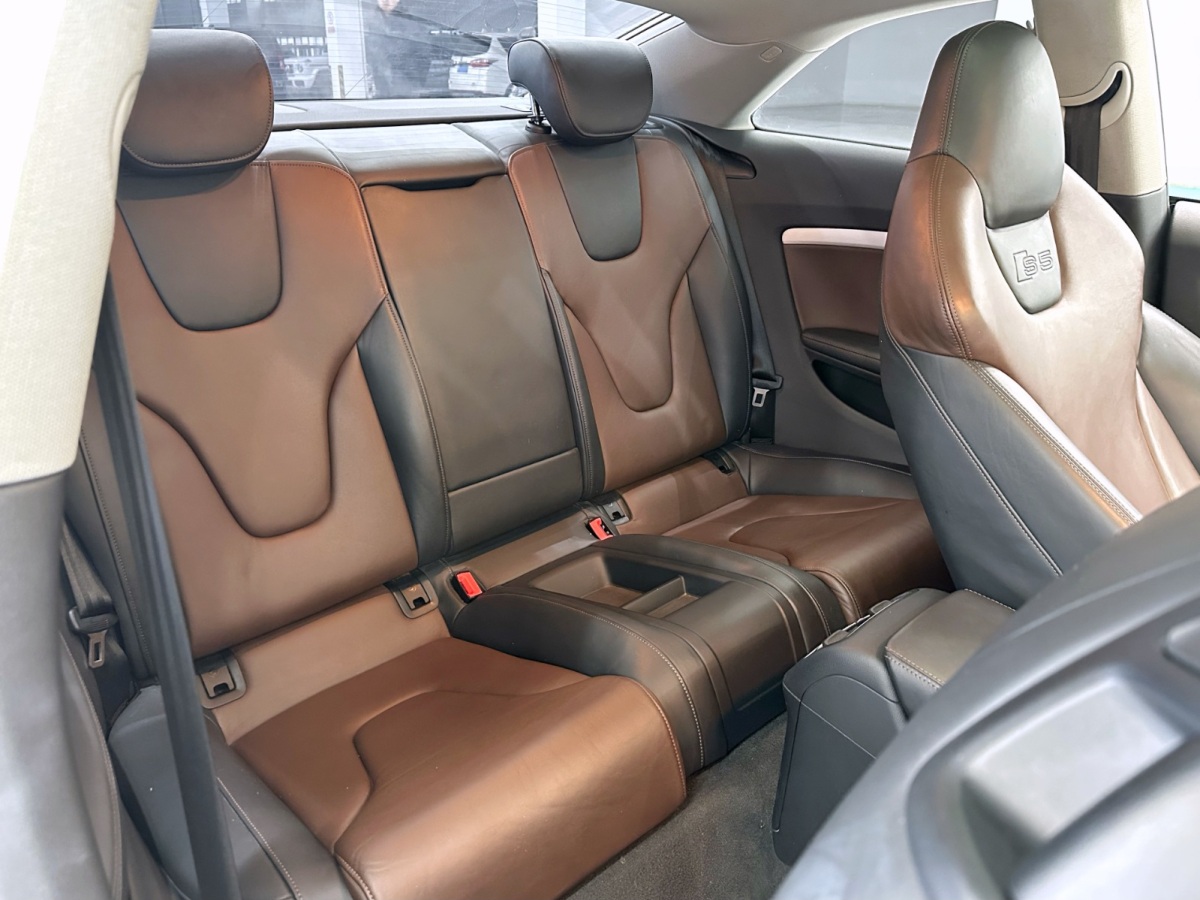 Audi S5 2015 car image #9