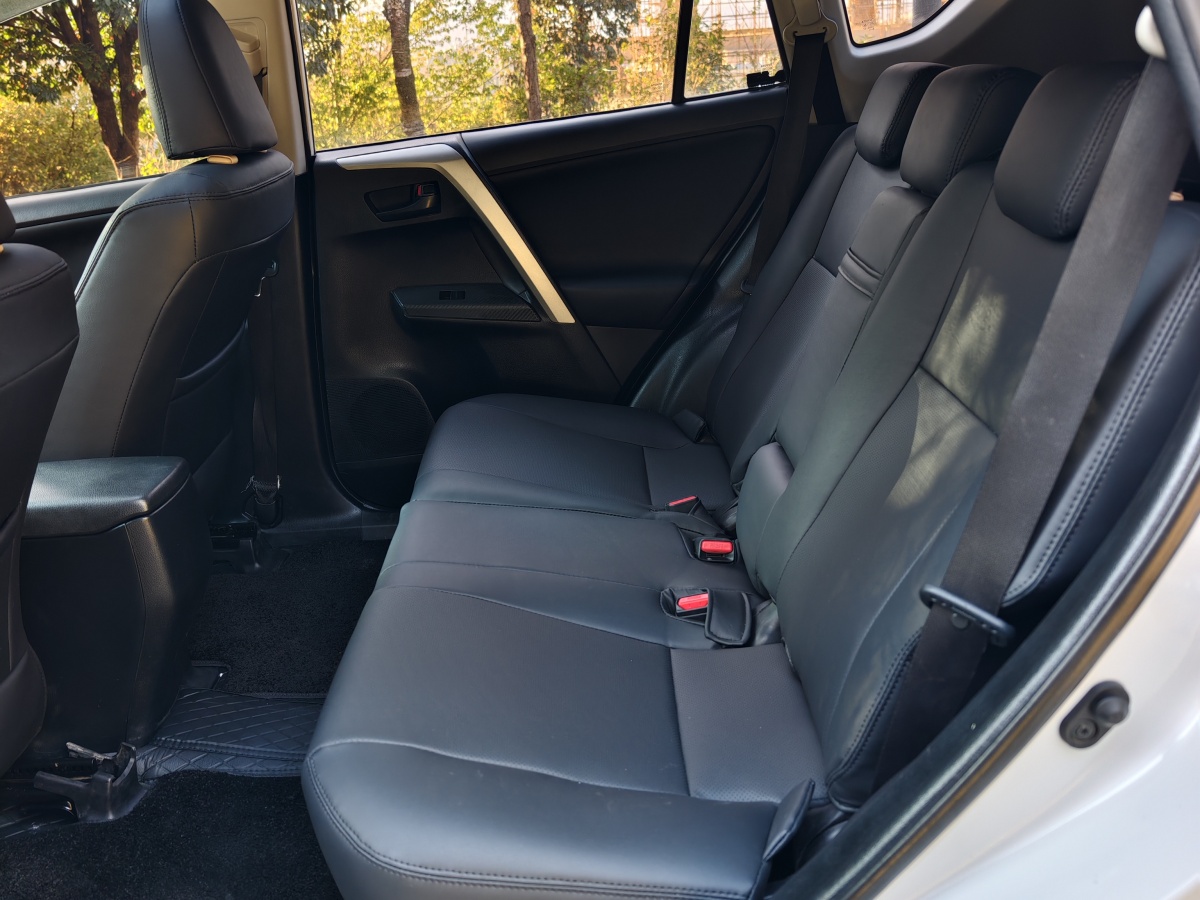 Toyota RAV4 2016 #9 Toyota RAV4 2016 car image #9