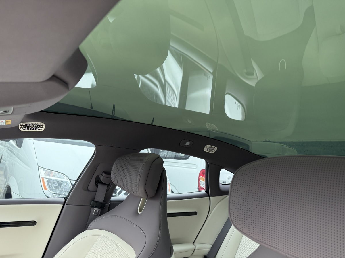 Avatr 06 2025 car image #9