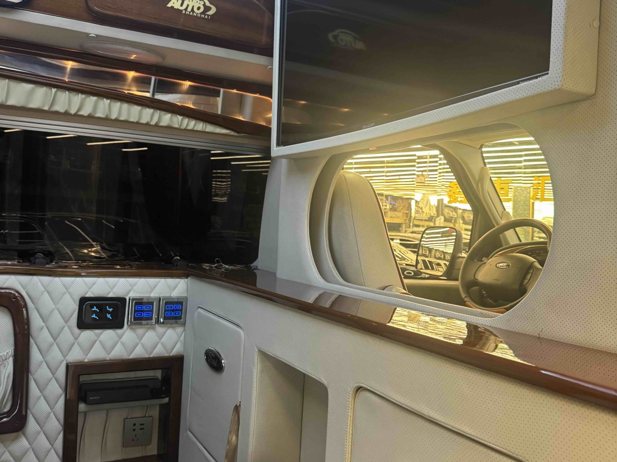 Ford E350 2010 imagem de carro #9