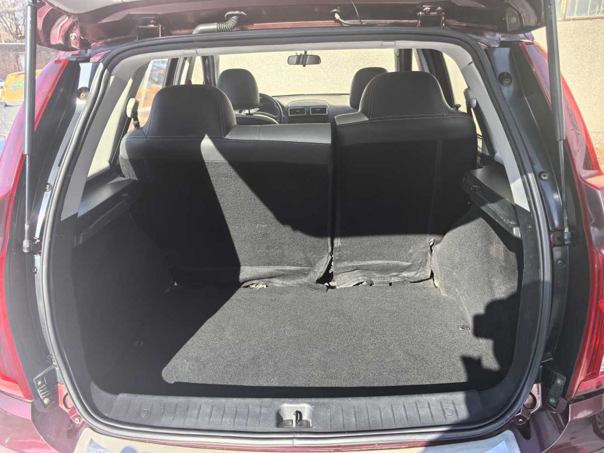 Forthing JOYEAR XV 2015 #9 Forthing JOYEAR XV 2015 car image #9