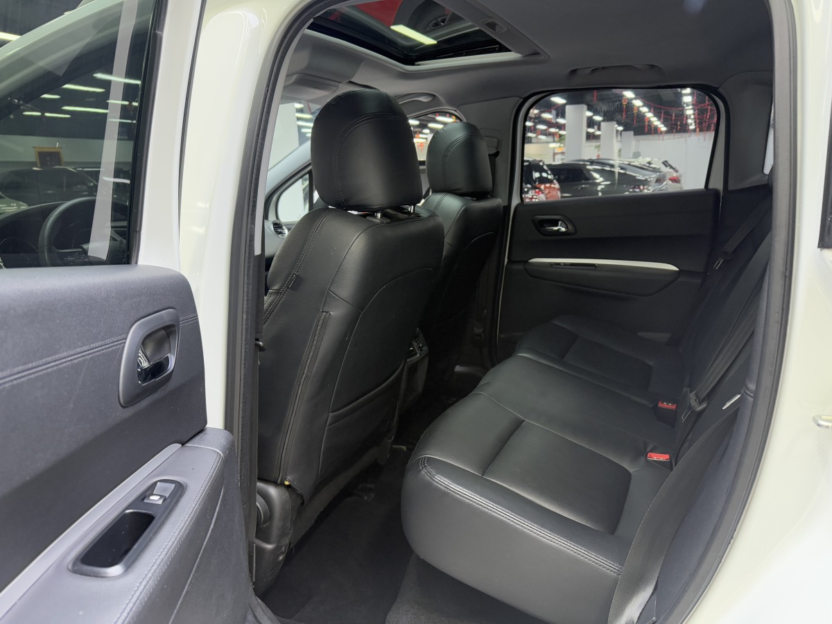 Peugeot 3008 2018 #9 Peugeot 3008 2018 car image #9