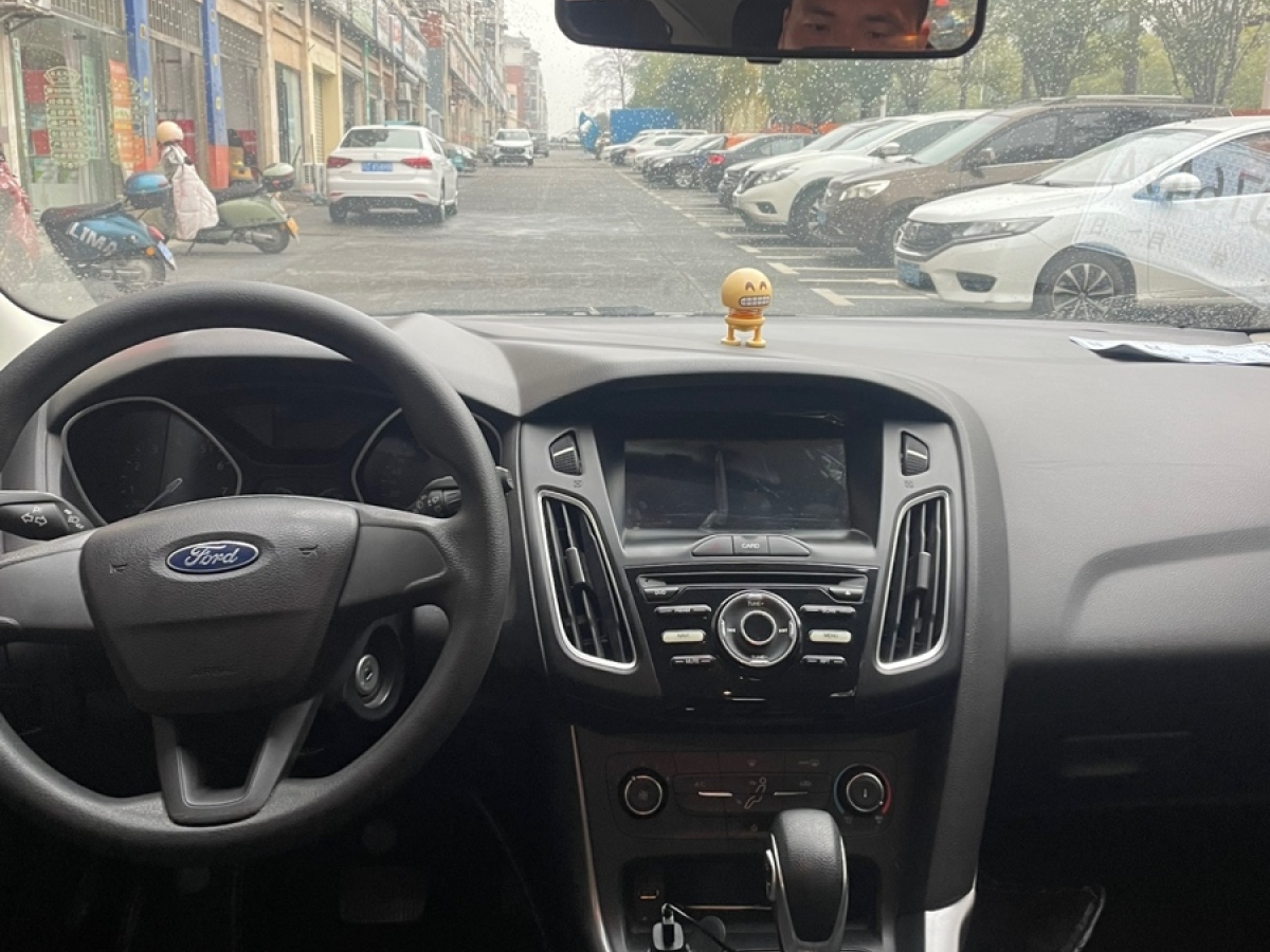 Ford Focus 2018 car image #9