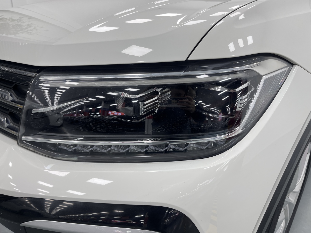 Volkswagen T-Cross 2019 car image #9