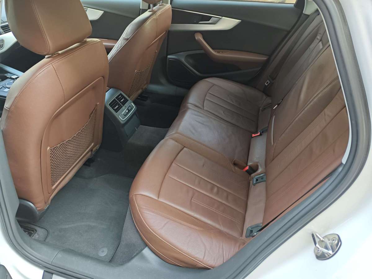 Audi A4L 2018 car image #9