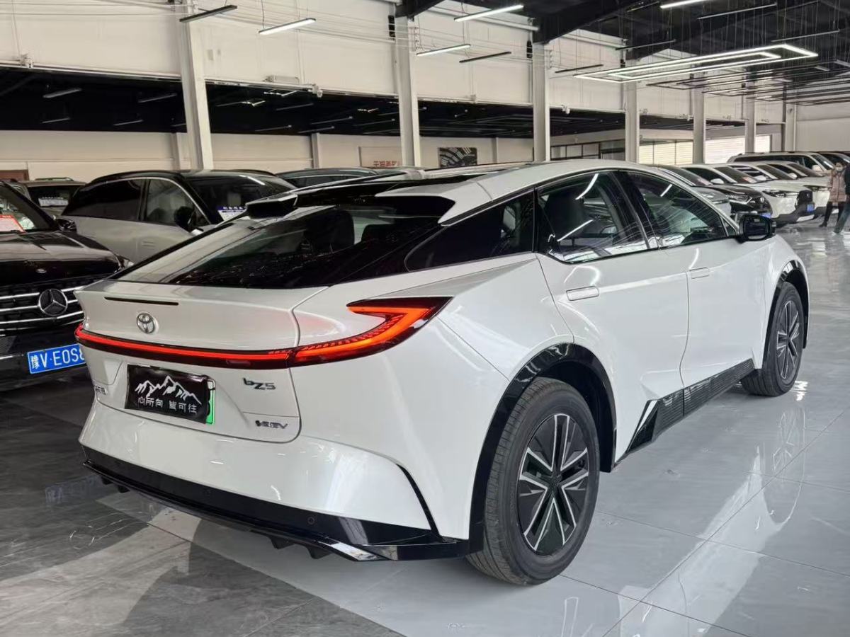 Toyota bZ5 2025 #9 Toyota bZ5 2025 car image #9