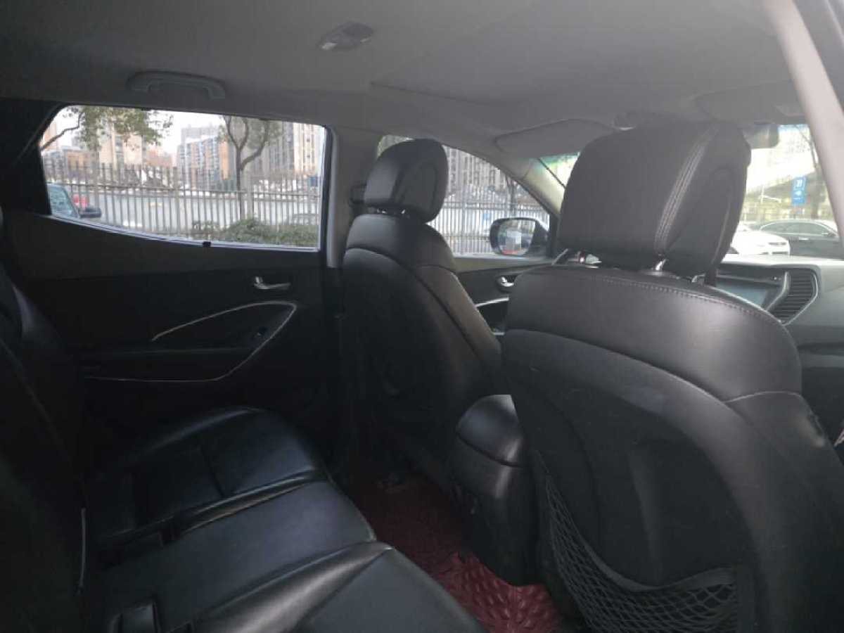Hyundai Santa Fe 2014 car image #9