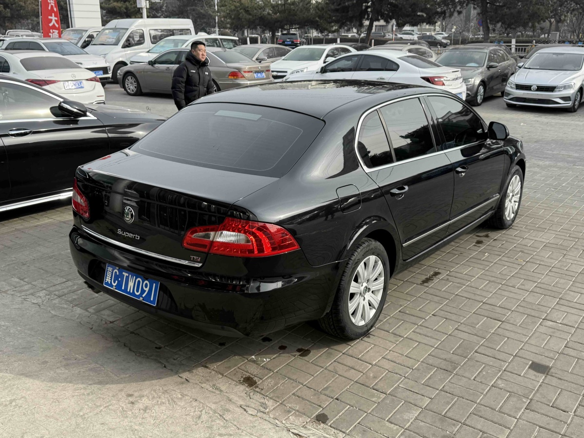 Skoda Superb 2012 immagine di auto #9