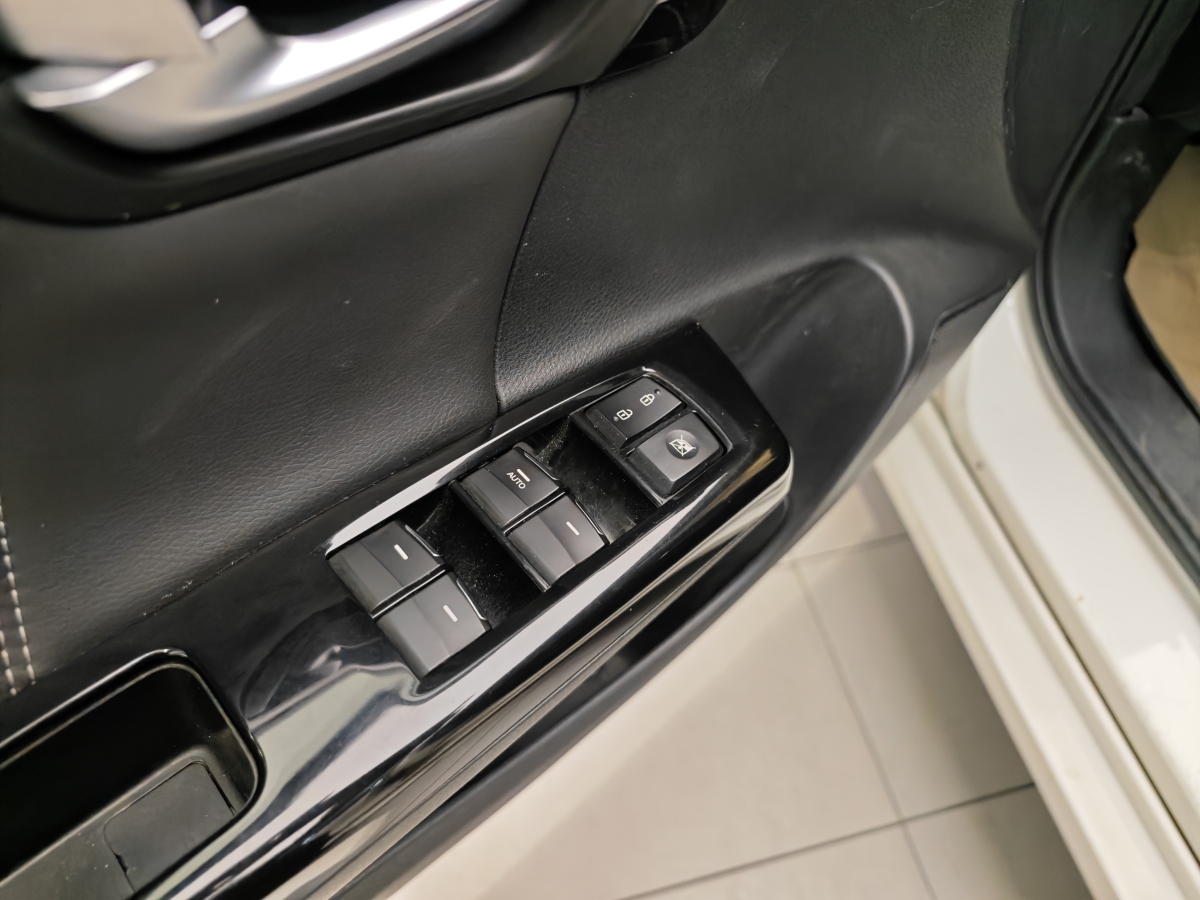 GAC Trumpchi GA6 2018 #9 GAC Trumpchi GA6 2018 car image #9