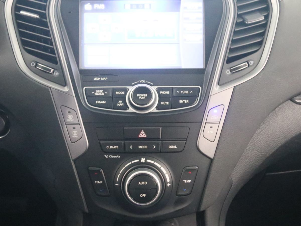Hyundai Santa Fe 2015 car image #9